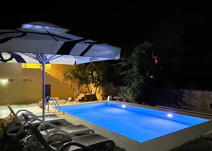 別荘 La Piscina Shkodër